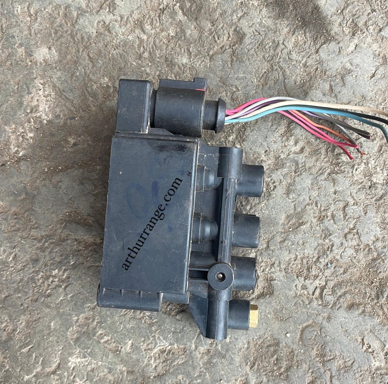 Back Air Suspension Valve Sports / Vogue 2014-2016 - View 4
