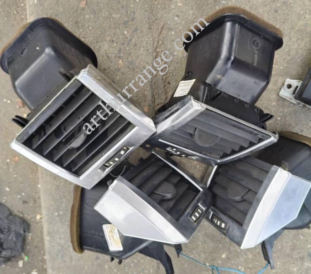 Dashboad A/c Vent Sports 2006-2008 - View 3